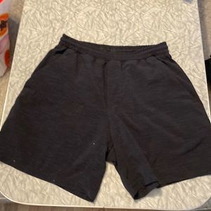 Lululemon shorts size medium